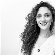 Sono una laureanda in lingue e letterature straniere . Mi reputo una persona con una forte dinamicità ed empatia .